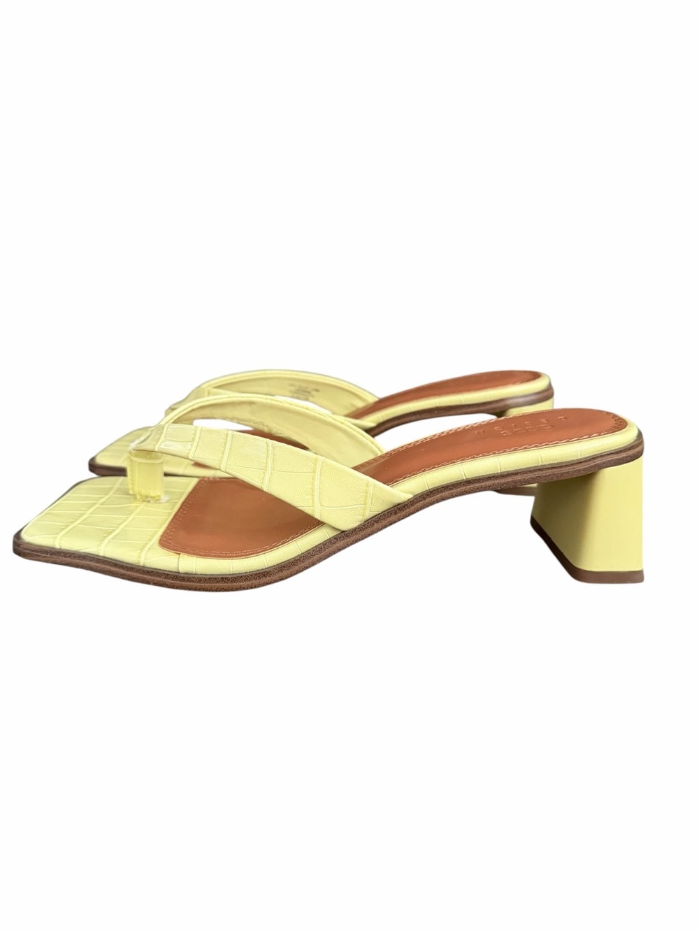 ASOS DESIGN Hissy Toe Thong Mid Heeled Sandals size 6M Chartreuse Square Toe Y2K
